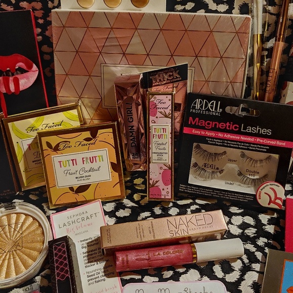 High end beauty lot - Picture 3 of 6